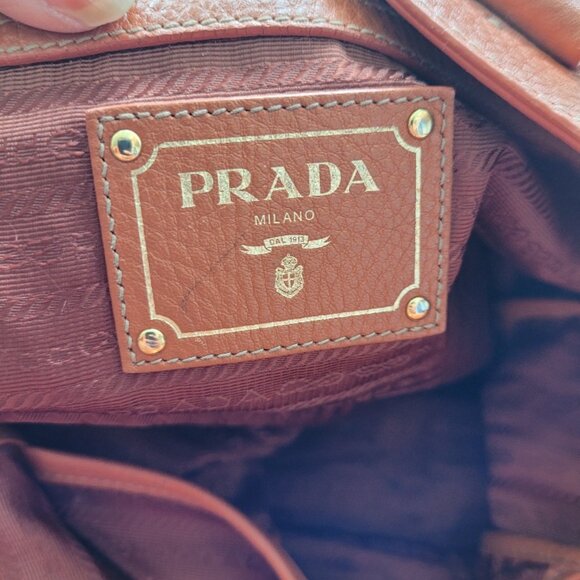 Prada Vitello Daino Tote Bag - Picture 4 of 12